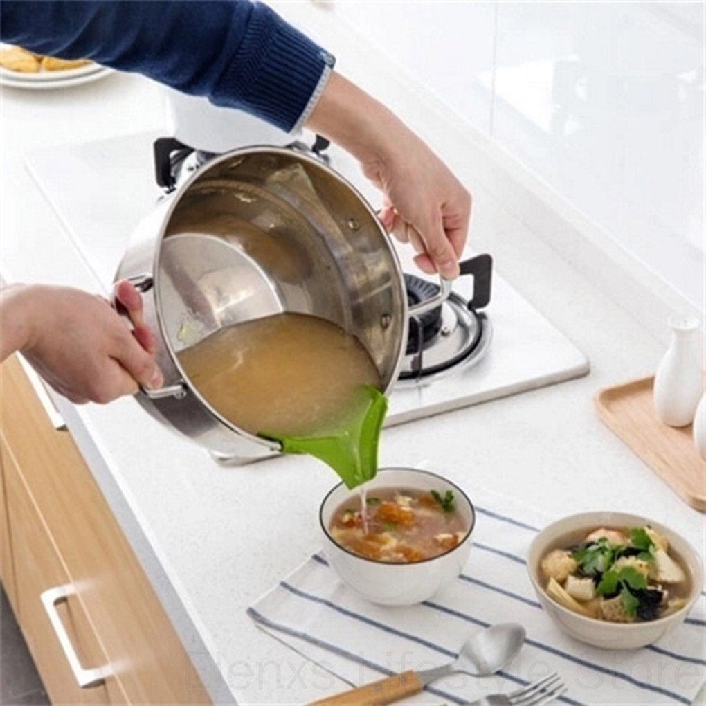 Phễu hỗ trợ đổ nước dùng từ nồi tiện lợi