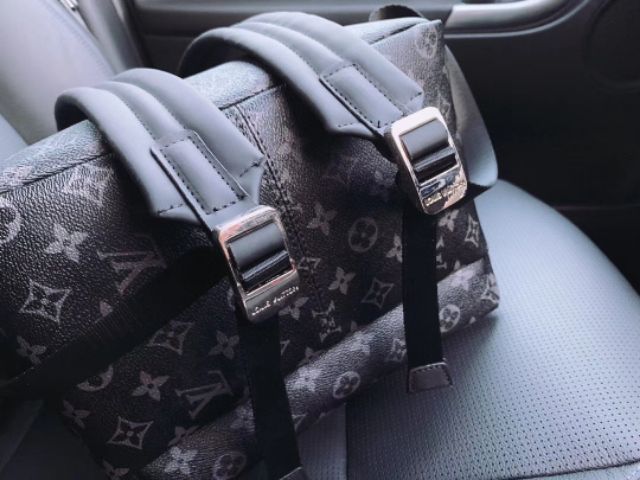 Ba lô nam L400150 size 30cm chất liệu da không nhăn cao cấp.