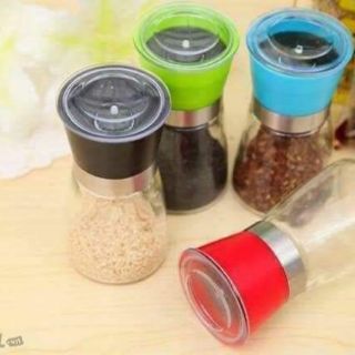 Lọ xay tiêu và đựng hạt tiêu
