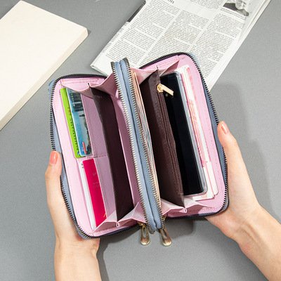 VÍ NỮ DÀI CẦM TAY MẪU MỚI PHỐI HÌNH NGỰA KÉO XE SÀNH ĐIỆU THIẾT KẾ 2 KHOÁ KÉO SANG TRỌNG NEW-0034 CHẤT LIỆU DA BỀN ĐẸP