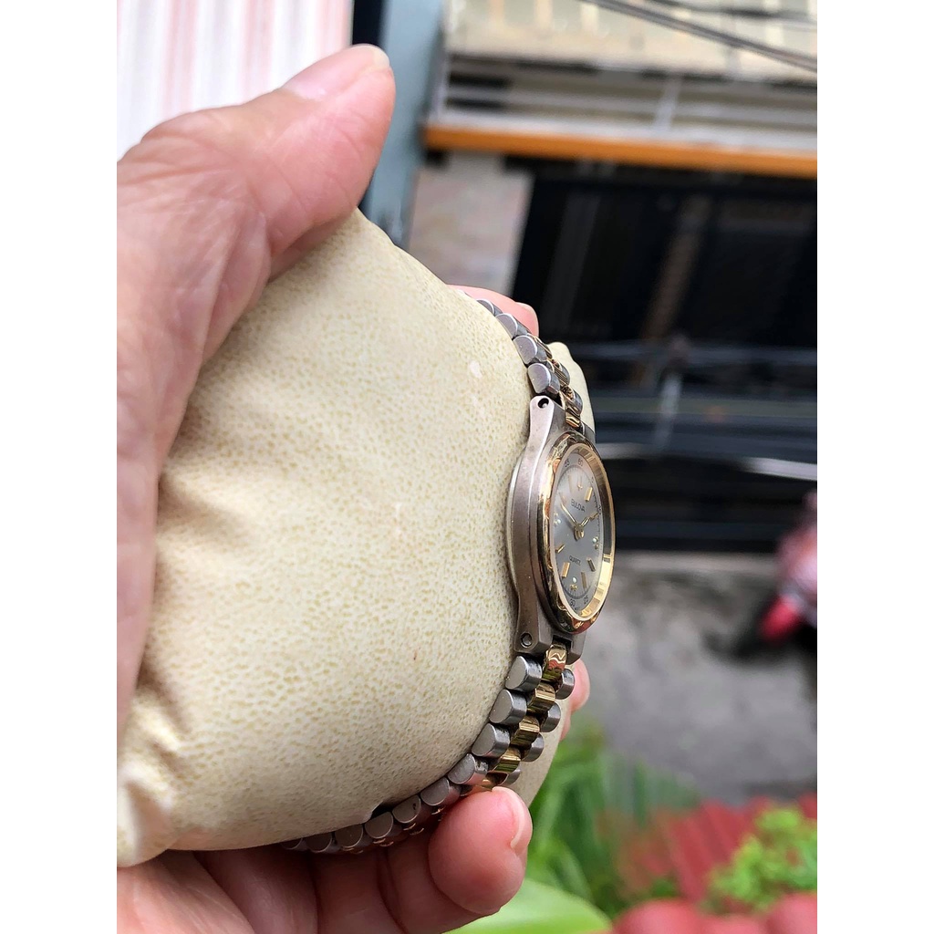 Thanh lý đồng hồ nữ hiệu Bulova, dây thép không gỉ, hàng đã qua sử dụng