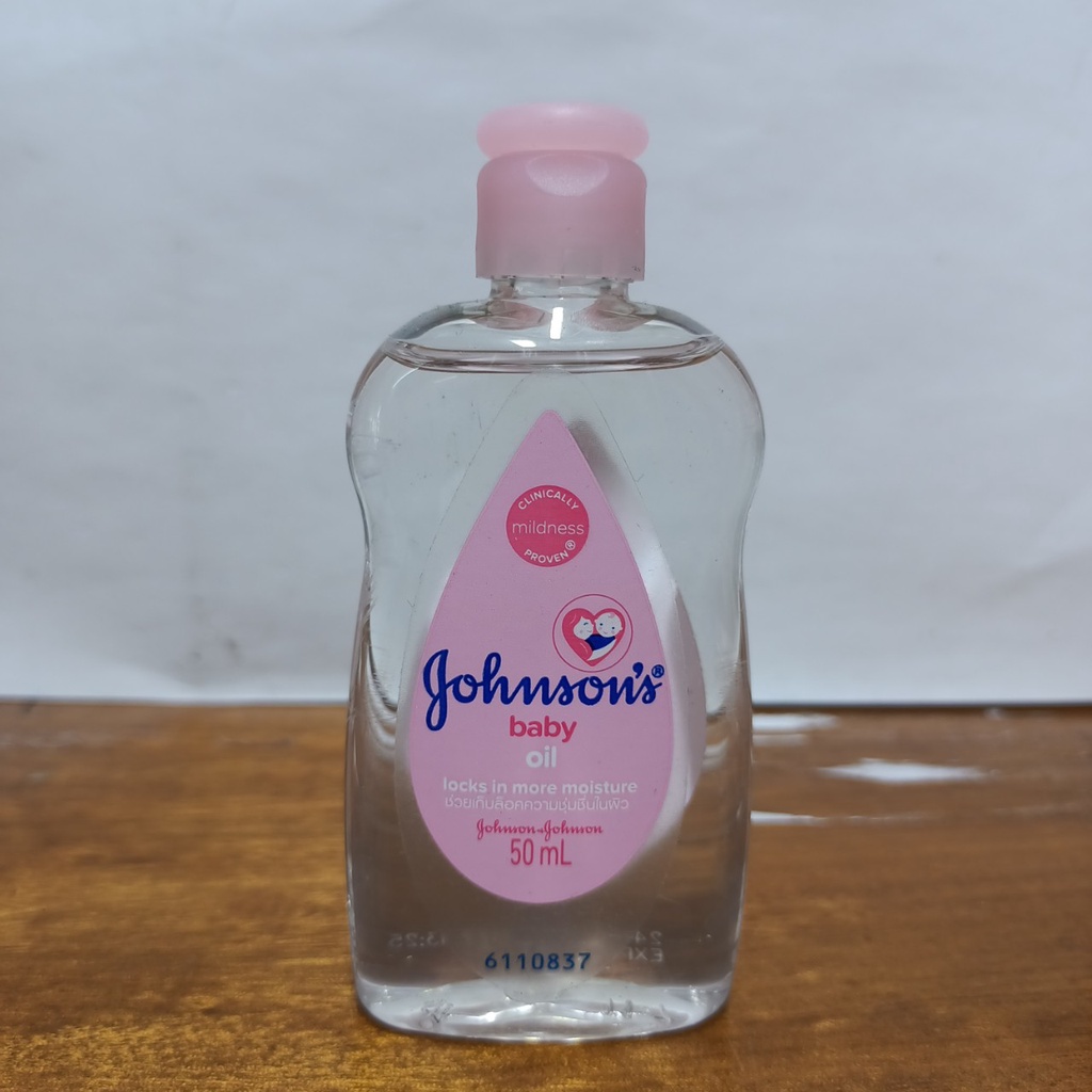 Dầu massage dưỡng ẩm em bé Johnsons Baby Oil 50ml