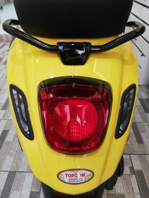Ốp xi-nhan viền cho Vespa Sprint & Prima