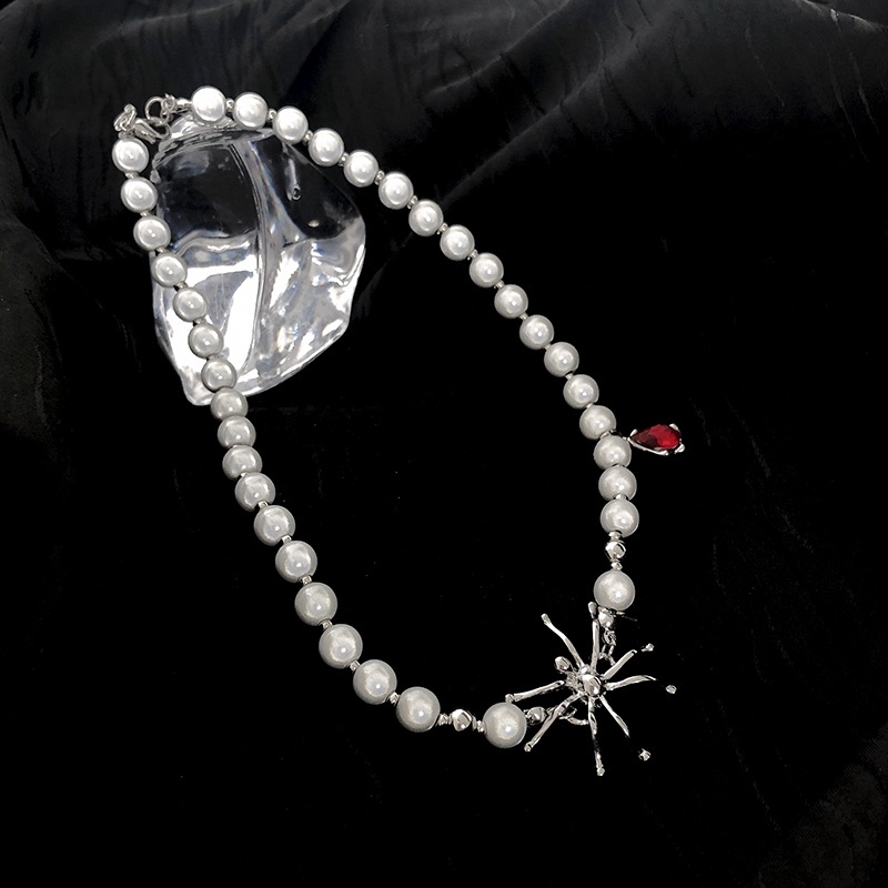 Vòng cổ Mặt Hình Nhện Đính Đá Ruby Và Ngọc Trai Phong Cách Hip Hop