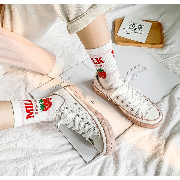 Vớ nữ kiểu dáng dễ thương phong cách Nhật Bản