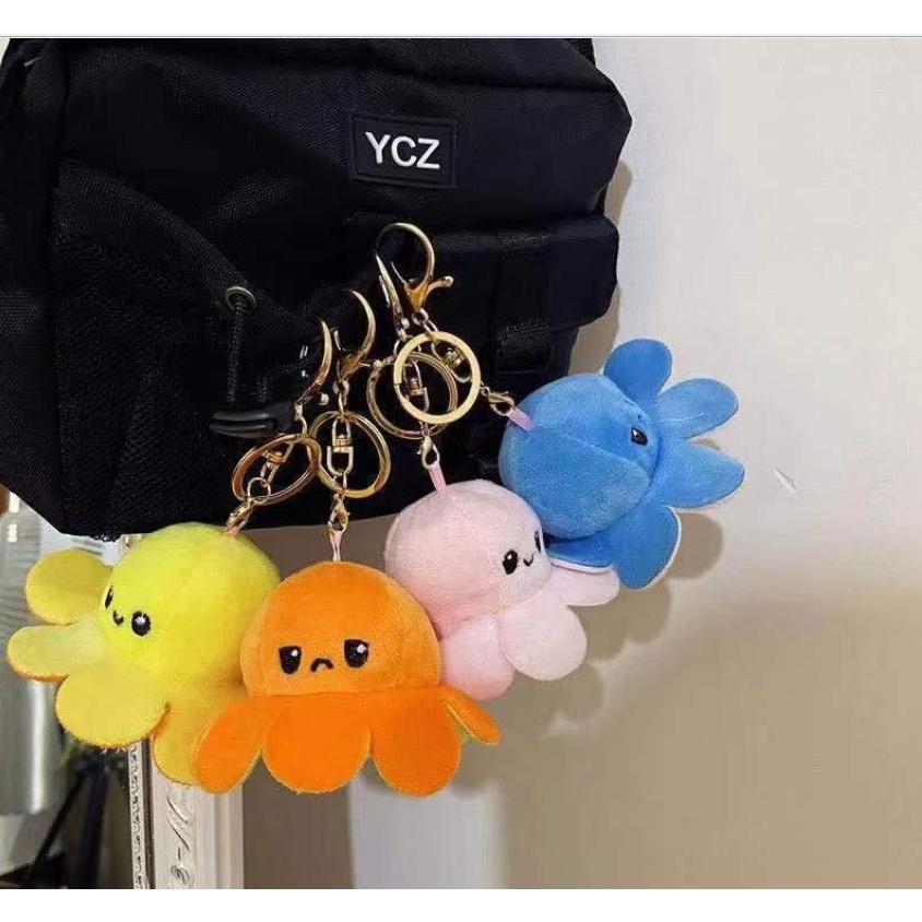 Móc chìa khóa hình bạch tuộc nhồi bông có thể đảo ngược mặt