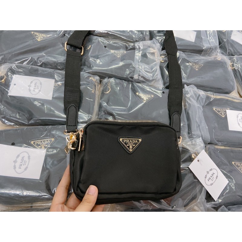 Túi prada đeo chéo chất liệu dù chống thấm | BigBuy360 - bigbuy360.vn