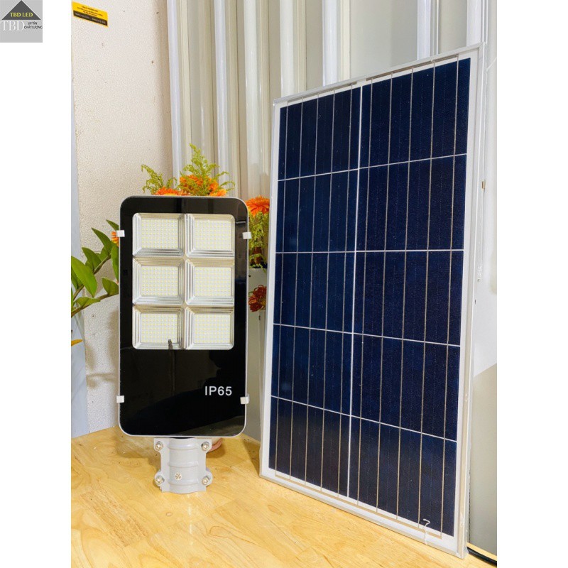 Đèn đường LED Năng Lượng Mặt Trời Bàn chải 200w 300w Siêu Sáng Chống nước IP65 ( Bảo hành 18 tháng - Sáng liên tục 12h )