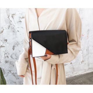 Túi đeo chéo nữ thời trang
