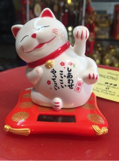 MÈO NGOẮC KHÁCH