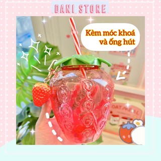Bình đựng nước bằng nhựa quả dâu tây