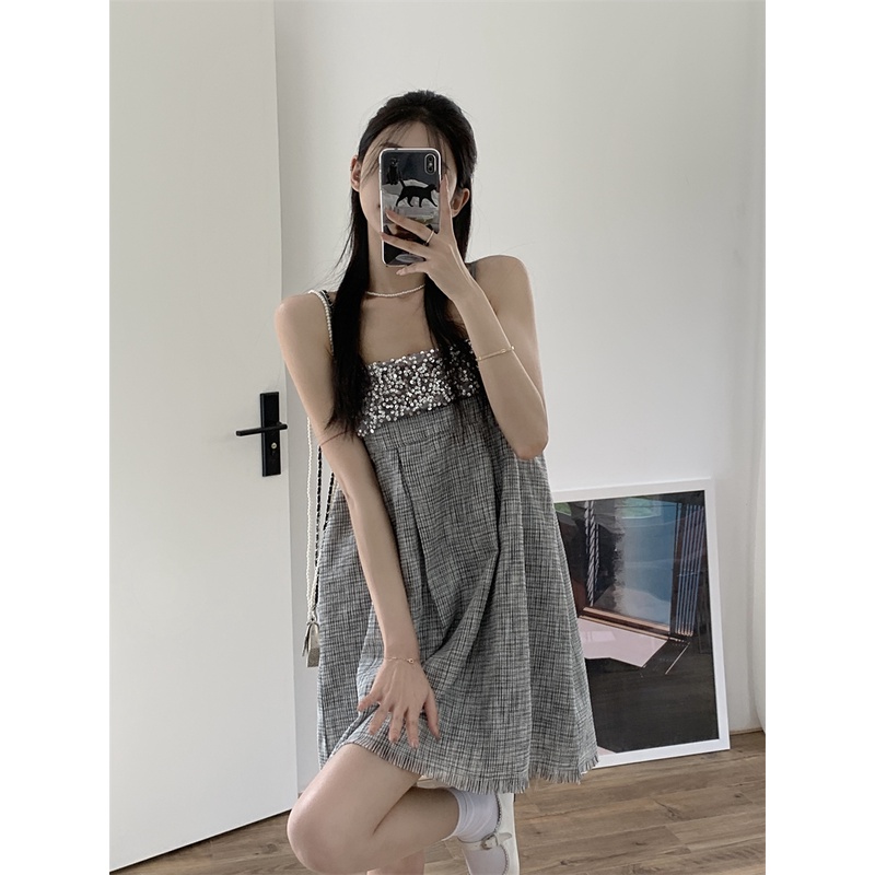 Váy 2 dây viền kim tuyến siêu sang choảnh