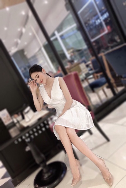 Set áo croptop hoa cột eo kèm chân váy dài đính nút | BigBuy360 - bigbuy360.vn