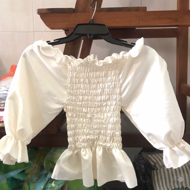 Áo trễ vai( màu kem)