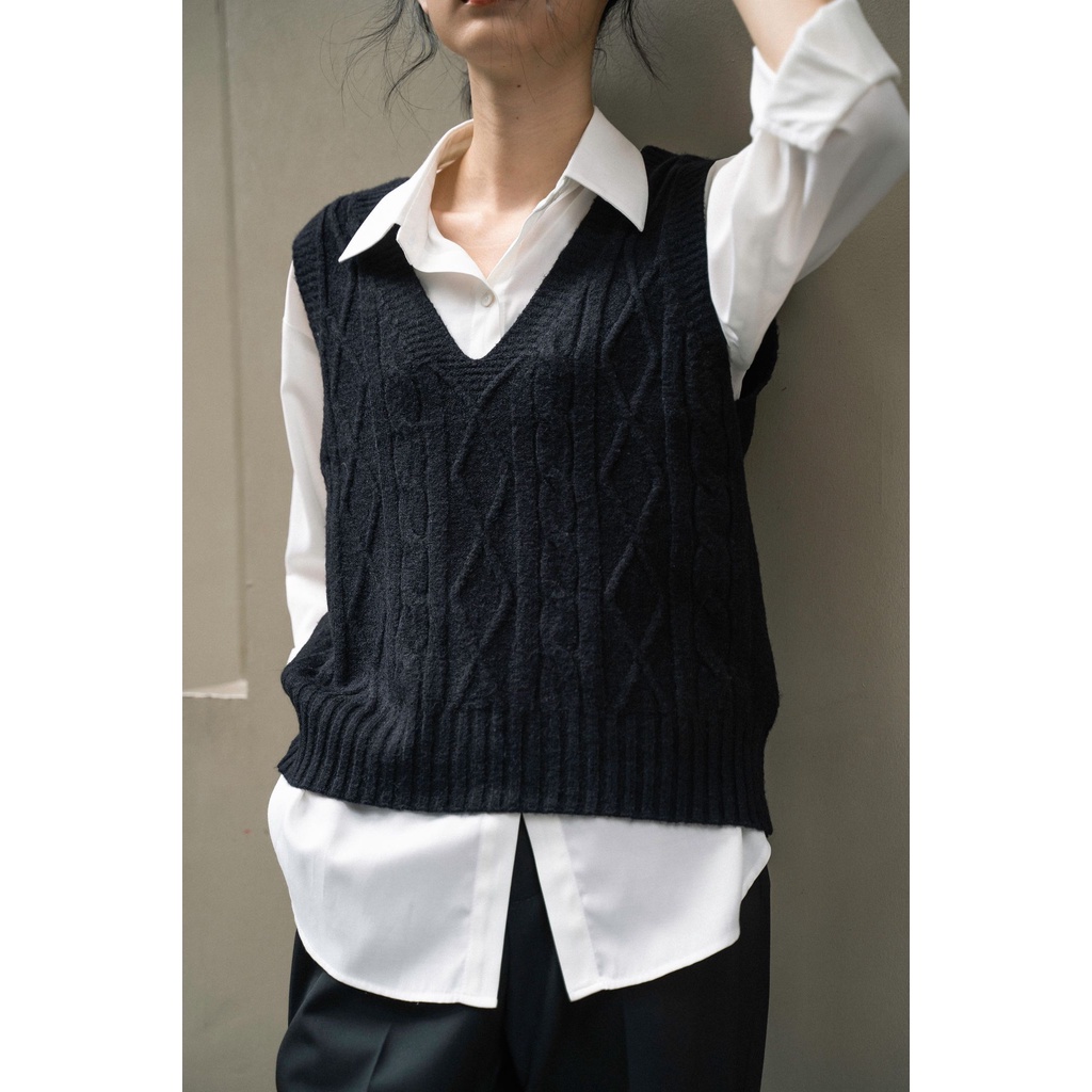 Áo gile len thu đông nữ MADELEN dáng cổ V nhiều màu xinh xắn | BigBuy360 - bigbuy360.vn