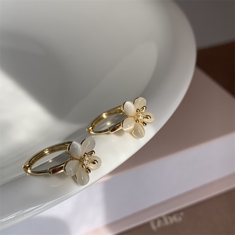 Khuyên Tai Hình Hoa Đính Đá Opal Phong Cách Hàn Quốc Thời Trang Mới 2022 Dành Cho Bạn Nữ