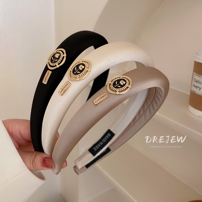 Cài tóc DREJEW bằng vải xốp đính ngọc trai đầu lâu thời trang Pháp cổ điển