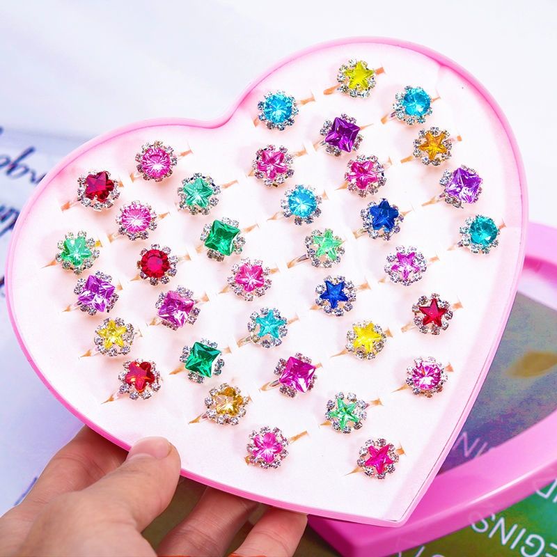 sỉ hộp 36 nhẫn kim cương viền đá