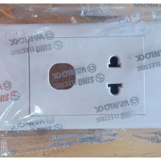 Mặt 1ổ cắm  + 1 lổ  Sino S18