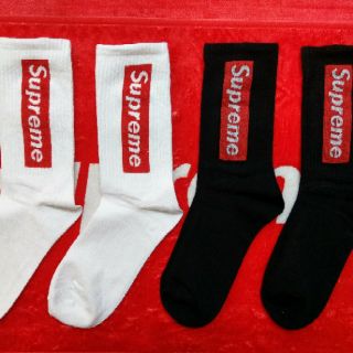 Tất Supreme, off white cao cổ