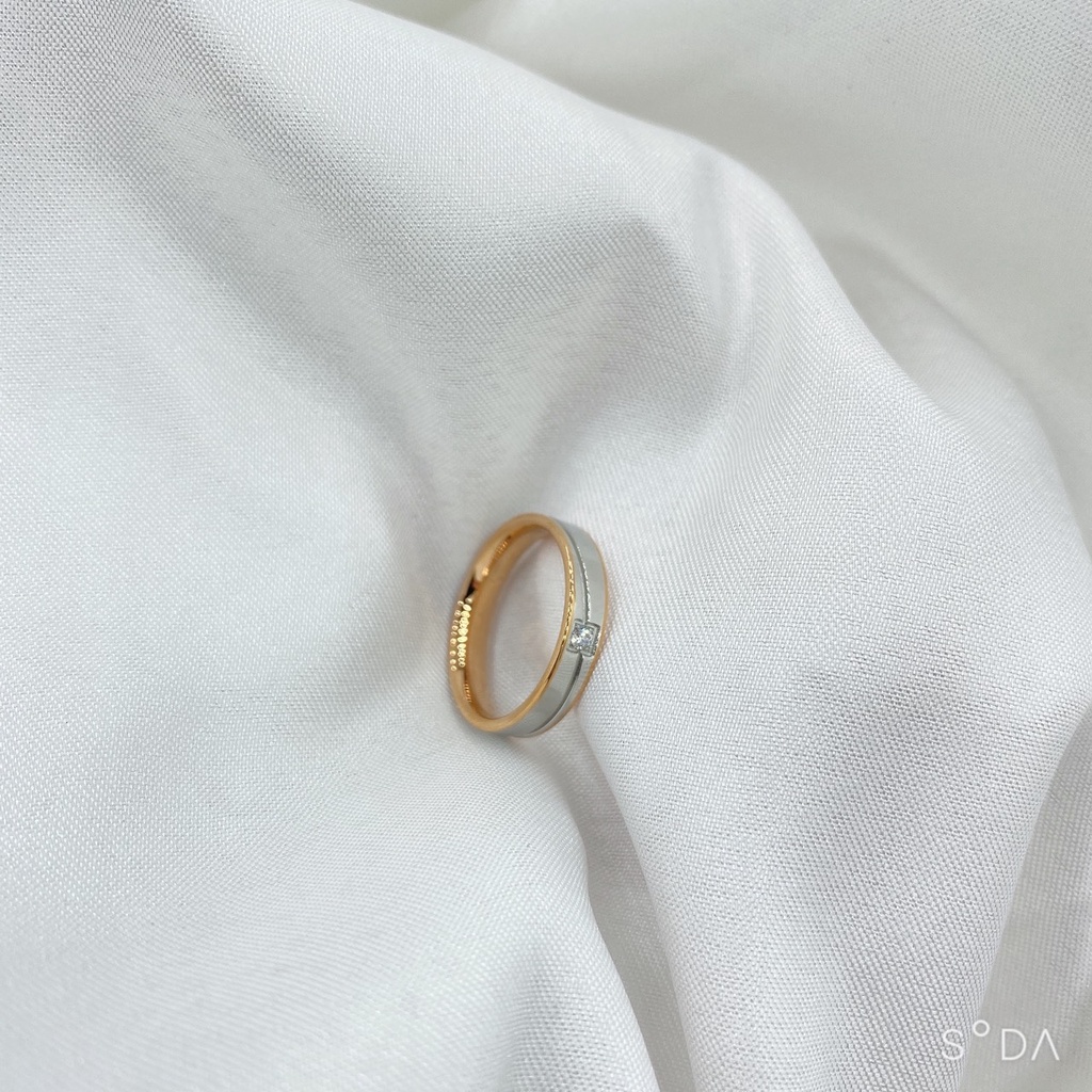 [FreeShip] Nhẫn nữ Titan rãnh xiên đính đá J4-209 - CAM KẾT KHÔNG BAY MÀU