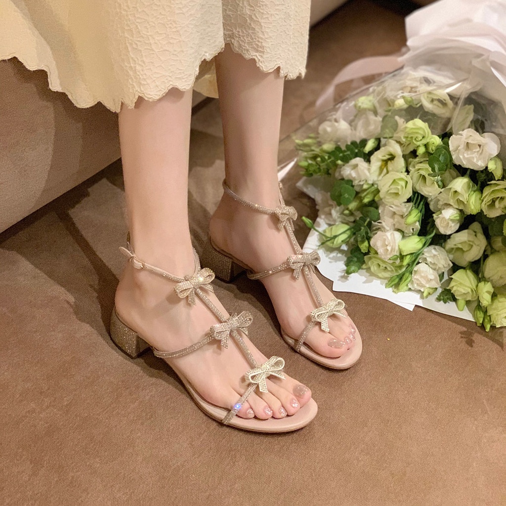 [Sandal Hở Ngón Gót Vừa Dày Vừa Hở Ngón Đính Đá Tinh Tế Nhẹ Nhàng Thoải Mái Mùa Hè Cho Nữ