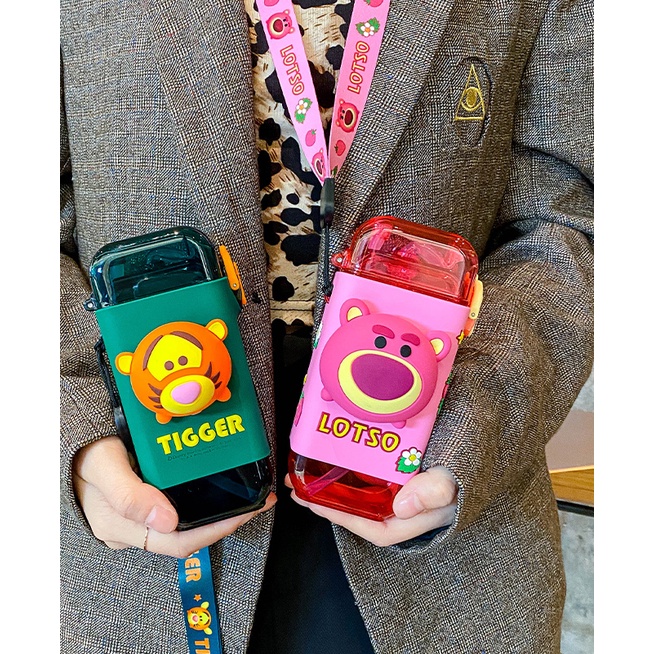 (Hàng Sẳn) Bình Nước chính hãng Disney phiên bản hình nổi 3D, Elsa/Mickey/Donal/Lotso ống hút silicon dẽo, mềm mại.