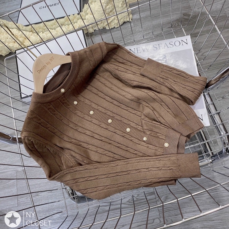 Áo len vặn thừng cúc ngọc