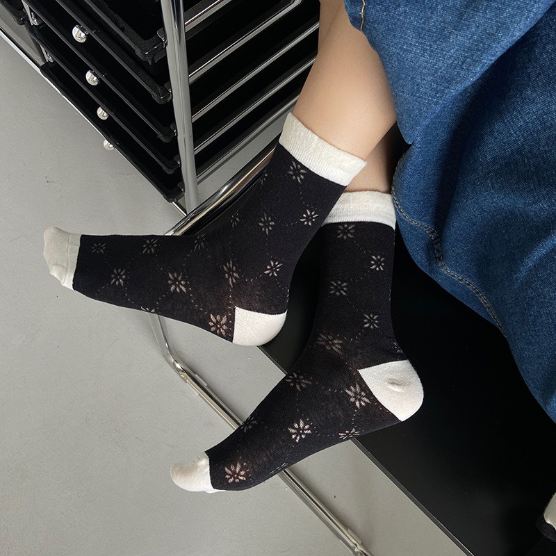 TL120 Tất vớ nữ cổ cao tông trắng đen hoa nice day tiểu thư