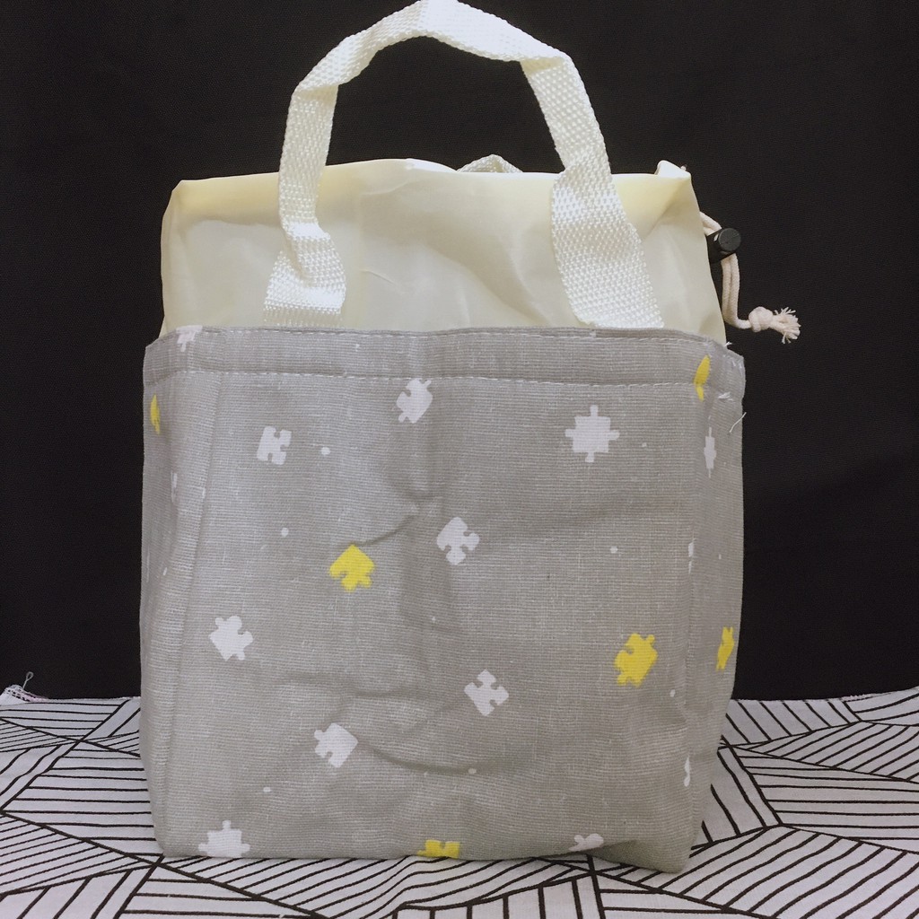 Túi giữ nhiệt đựng cơm họa tiết xinh xắn kích thước 22x18x13cm