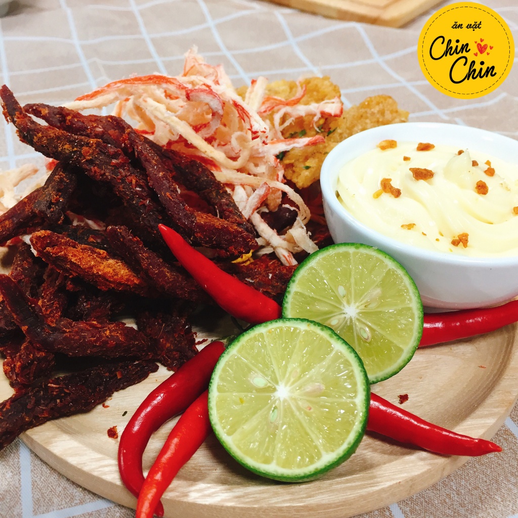 Đồ ăn vặt khô bò que giòn hồng ngự, bò khô xé sợi cay ngon 300g ChinChin | BigBuy360 - bigbuy360.vn