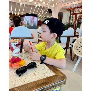 Đồng hồ đeo tay bé trai