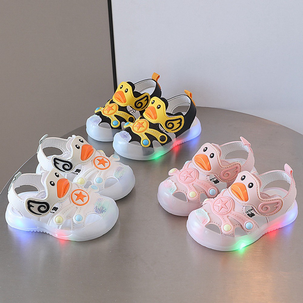 Xăng đan Hình Vịt Hoạt Hình Có Đèn LED Thoáng Khí Cho Bé 0-4 Tuổi