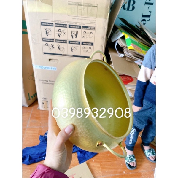 Niêu đồng chất liệu bằng đồng vàn g  nhà làm ra