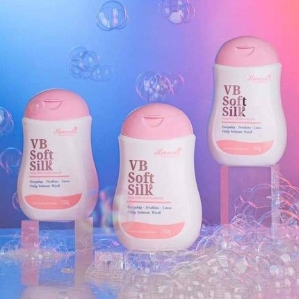 Dung Dịch Vệ Sinh Phụ Nữ Hana Soft Silk Hanayuki