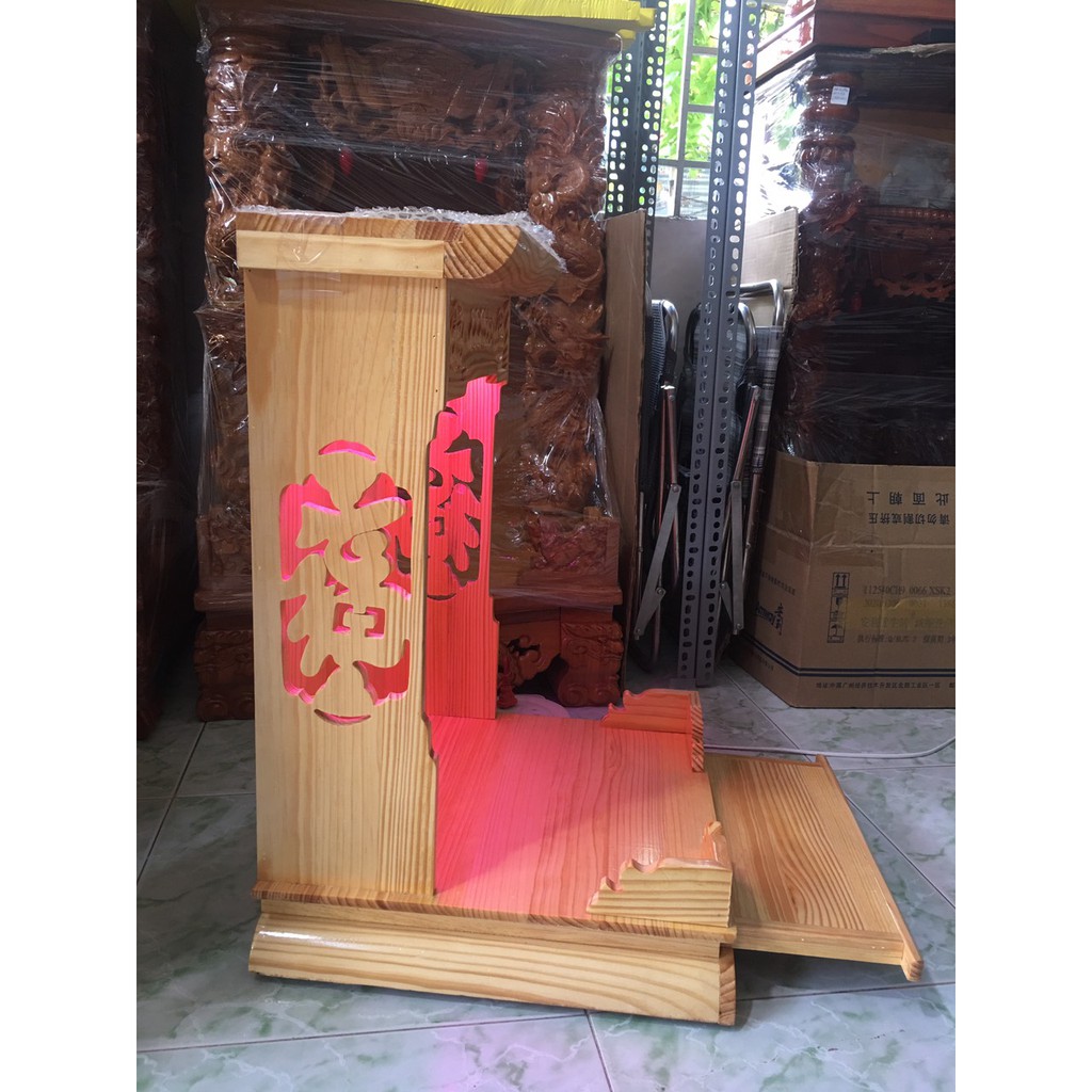 Bàn thờ ông địa thần tài