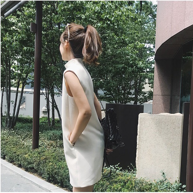 Đầm trắng nữ dáng suông midi cổ lọ Emilyshop