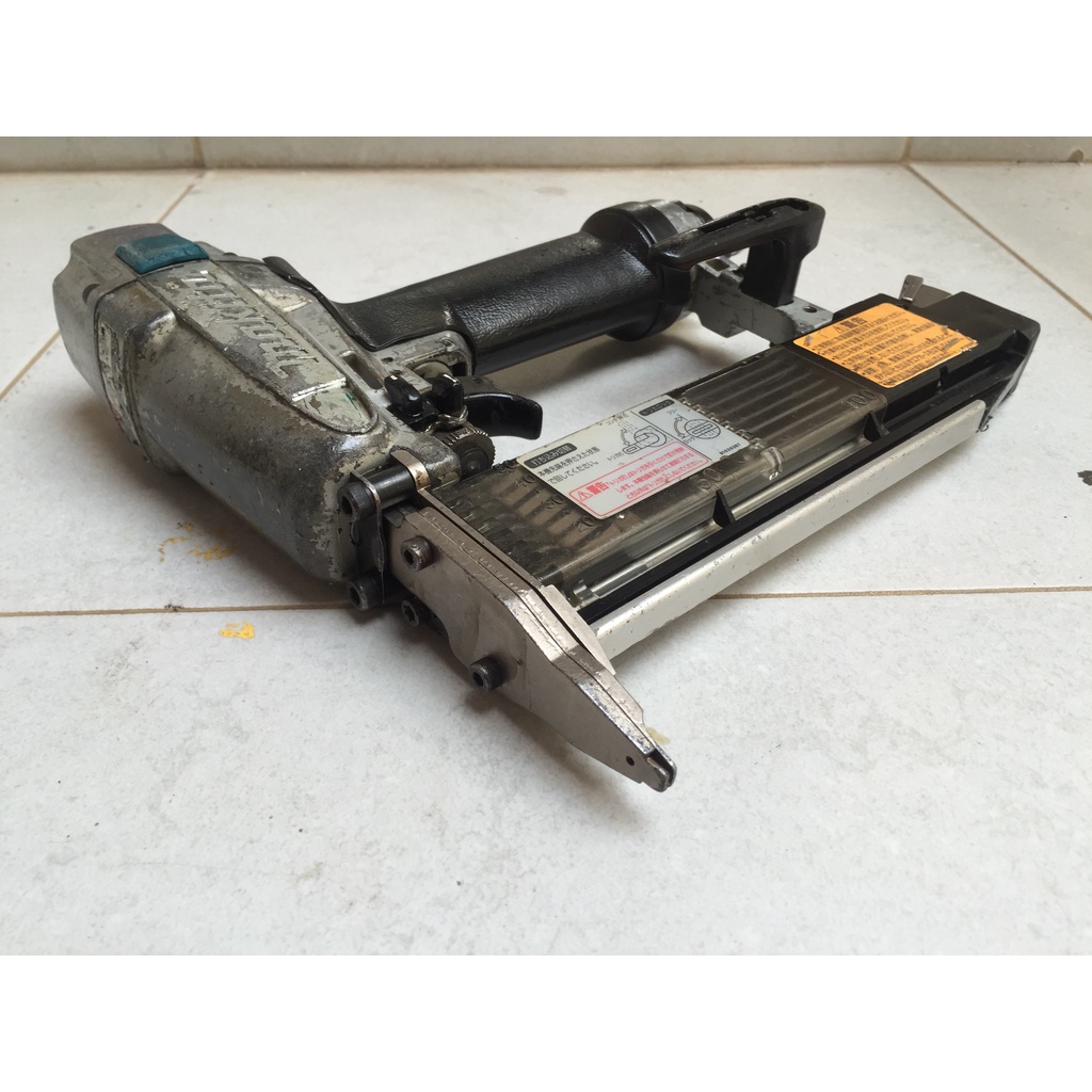Máy đóng bắn đinh F50 Makita dùng hơi nội địa nhật