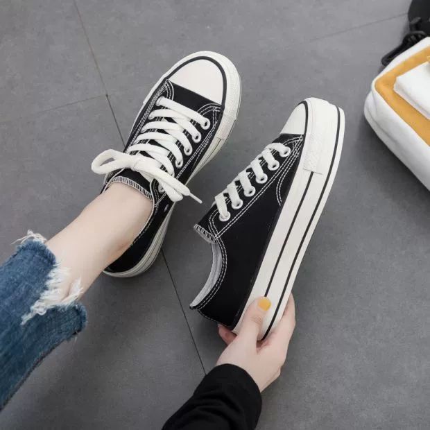 Giày nữ sneaker đế bánh mì tăng chiều cao 3.5cm