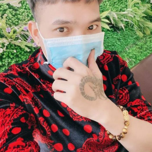 Áo thun nhung nam hoa văn