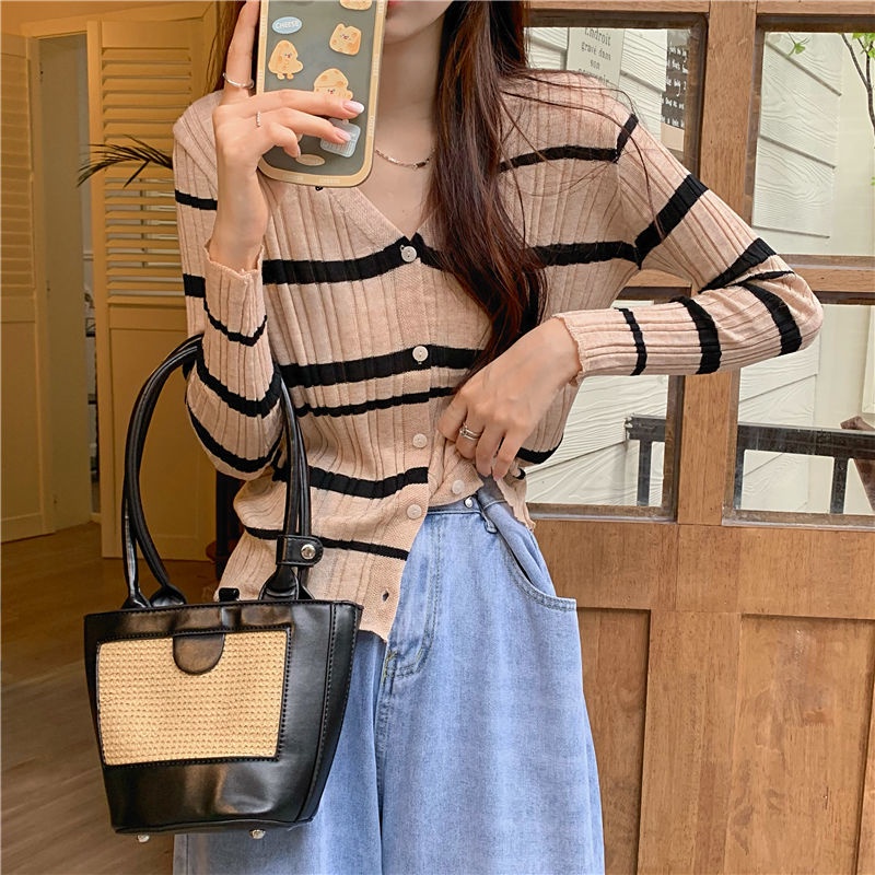 Áo Khoác Cardigan Dệt Kim Mềm Mại Tay Dài Cổ Chữ V Họa Tiết Kẻ Sọc Phong Cách Hàn Quốc Thời Trang Mùa Thu