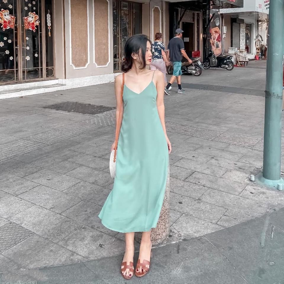Váy 2 Dây Dáng Suông Chất Lụa Mềm Không Nhăn, Đầm Maxi Đi Biển Màu Xanh Trẻ Trung Tôn Da Freesize | BigBuy360 - bigbuy360.vn