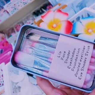 Bộ cọ trang điểm Kitty 7 cây