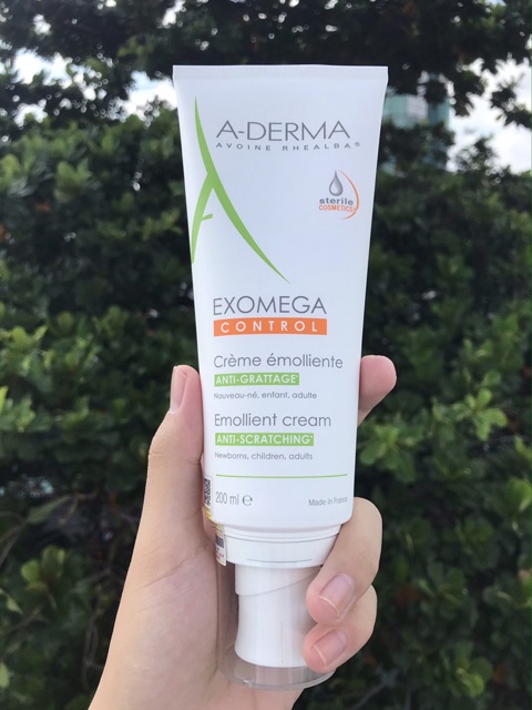 Kem kiểm soát da, giảm ngứa, dưỡng ẩm A-derma Exomega Control Emollient Cream 200ml Aderma