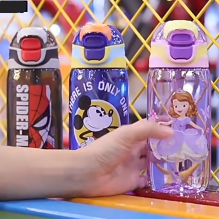 Bình nước Spider Man CHÍNH HÃNG từ Disney, Chất liệu tritan an toàn với sức khỏe, Dung tích 530ml