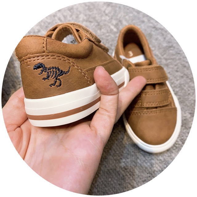 Giầy bé trai next