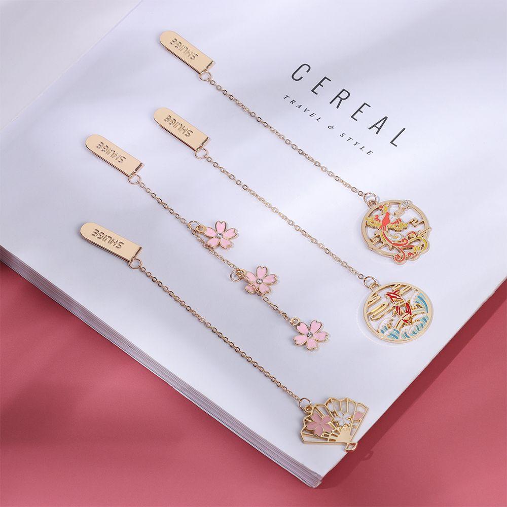 Bookmark Kim Loại Mặt Hình Phi Hành Gia Và Con Sếu Màu Đỏ Phong Cách Retro