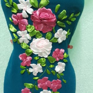 Vải áo dài thêu ruy băng