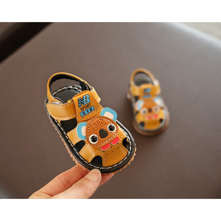 sandal giọ tập đi bé trai size 16-20 kèn chít đáng yêu