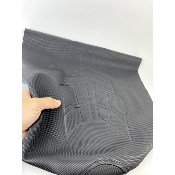 Da yên xương cá 6D, da yên SPARK co dãn 4 chiều. Dùng cho hầu hết các dòng xe số